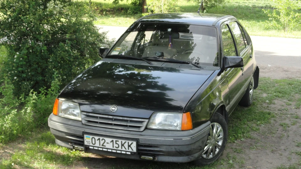 Opel Kadett 1.4 i 5