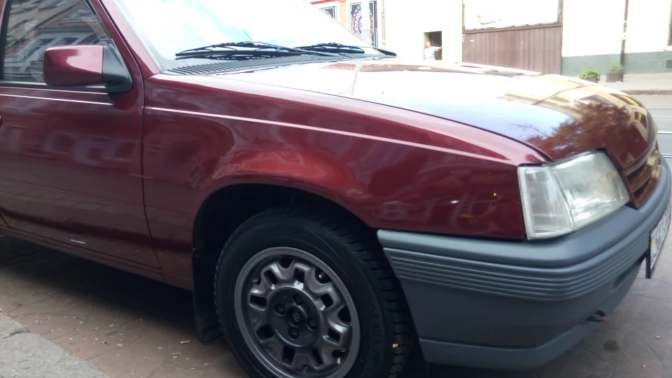 Opel Kadett 1.6 автомат 3