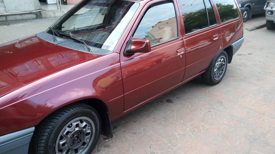 Opel Kadett 1.6 автомат 5