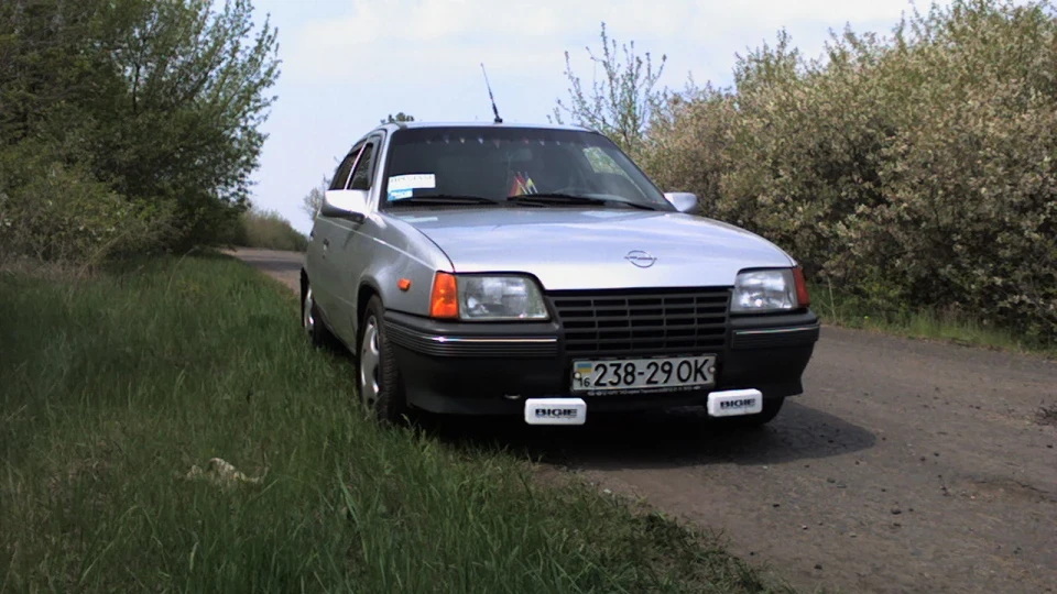 Opel Kadett 1.6 бензин 5 передача 2