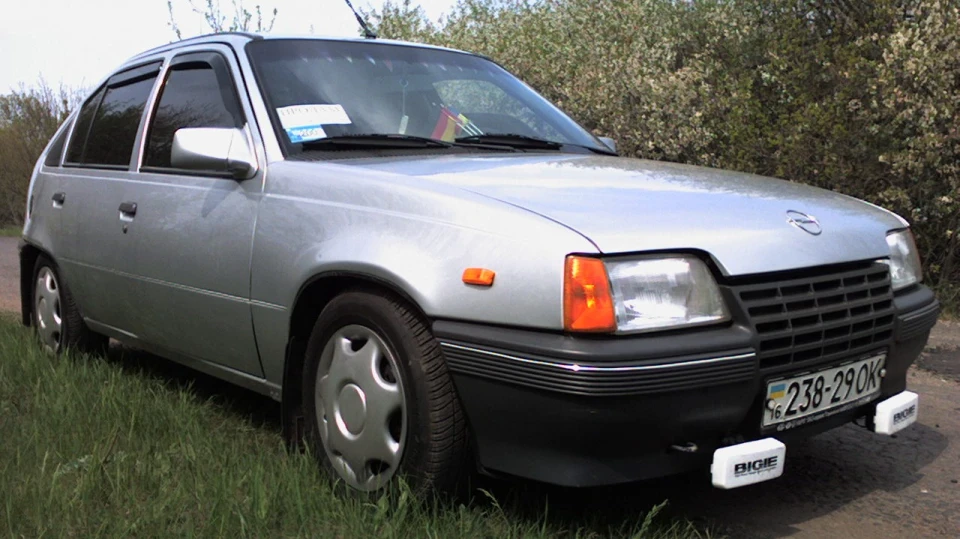 Opel Kadett 1.6 бензин 5 передача 5