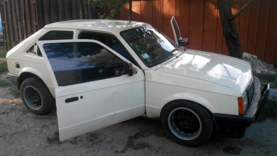 Opel Kadett 1.6 крокодил