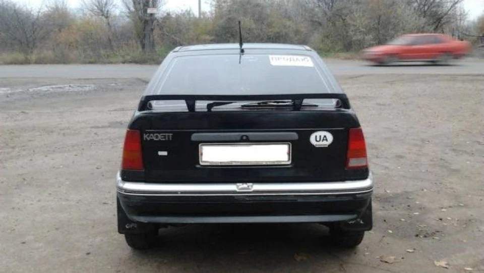 Opel Kadett 1.6 моноінжектор 3