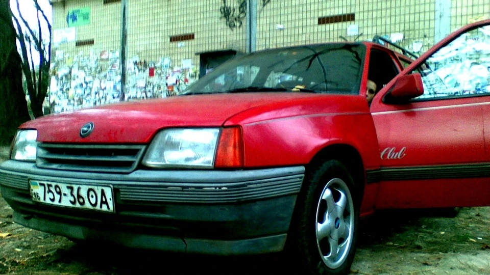 Opel Kadett 1.6 гудзик... 2
