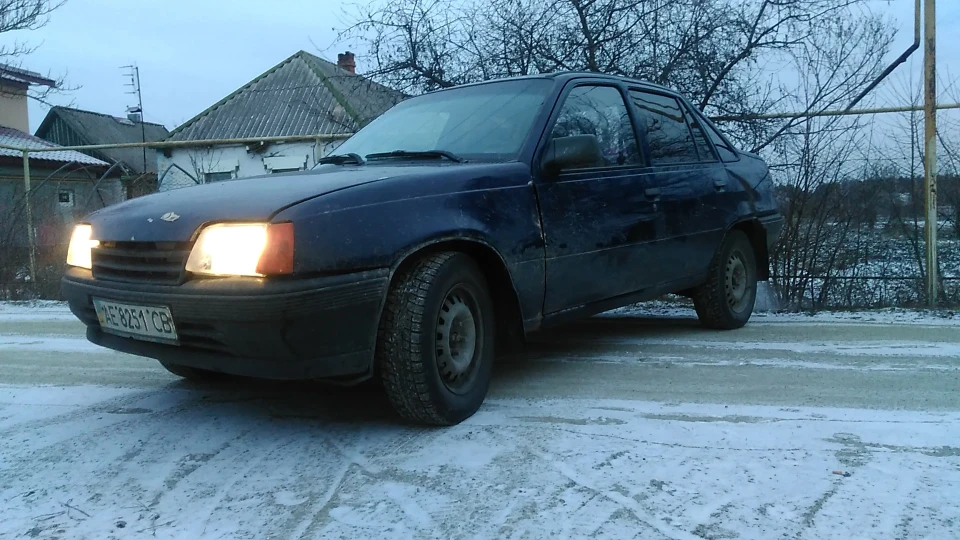 Opel Kadett 1.6 2