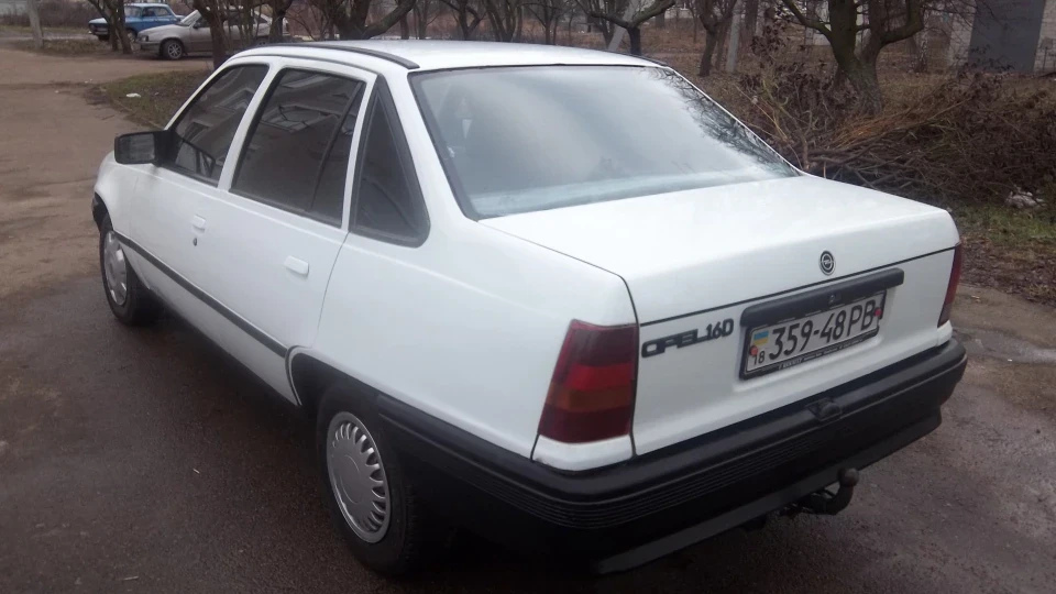 Opel Kadett 1.6d 3