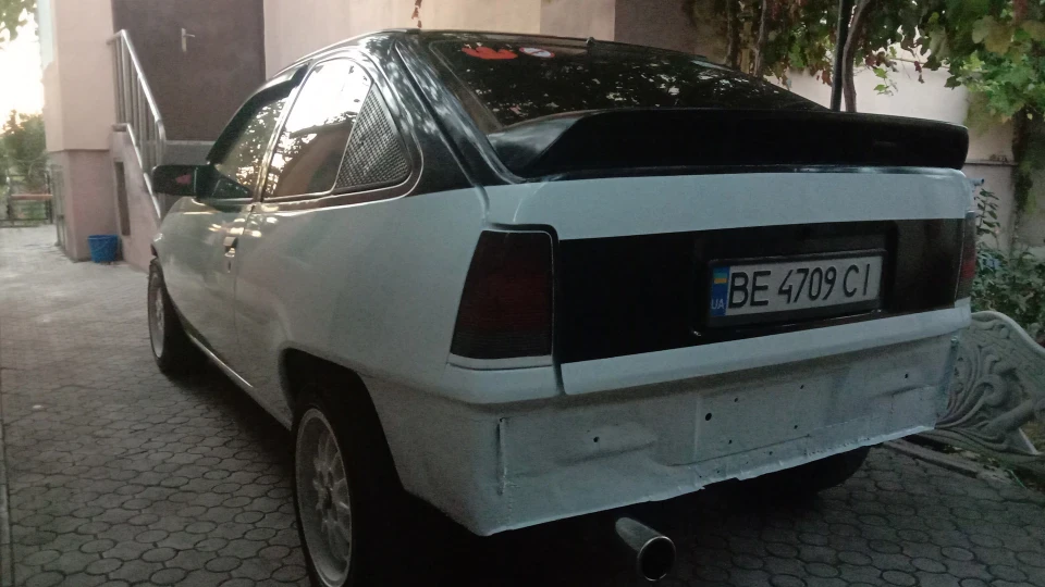 Opel Kadett 1.8 GSI 2
