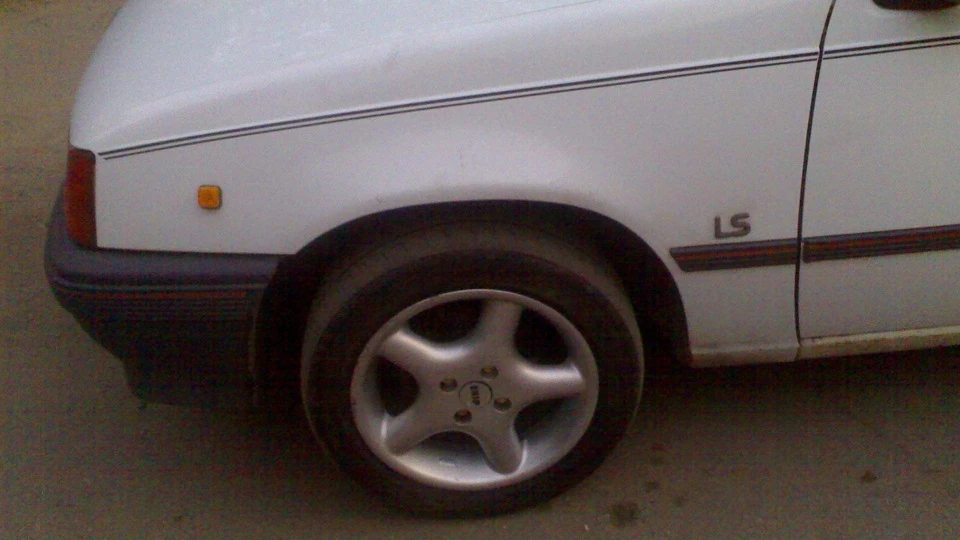 Opel Kadett 1.8 2