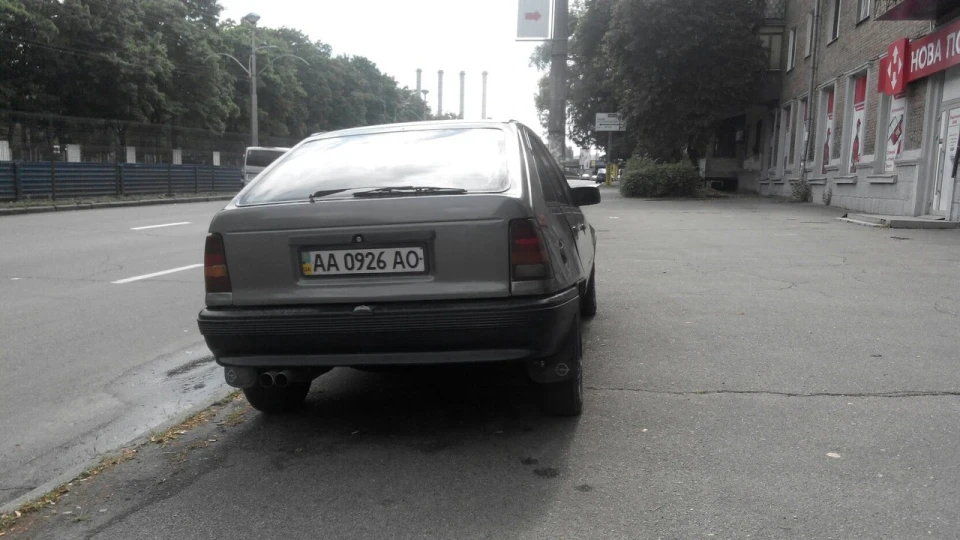 Opel Kadett 1.8i 4