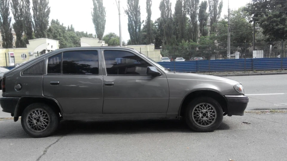 Opel Kadett 1.8i 5