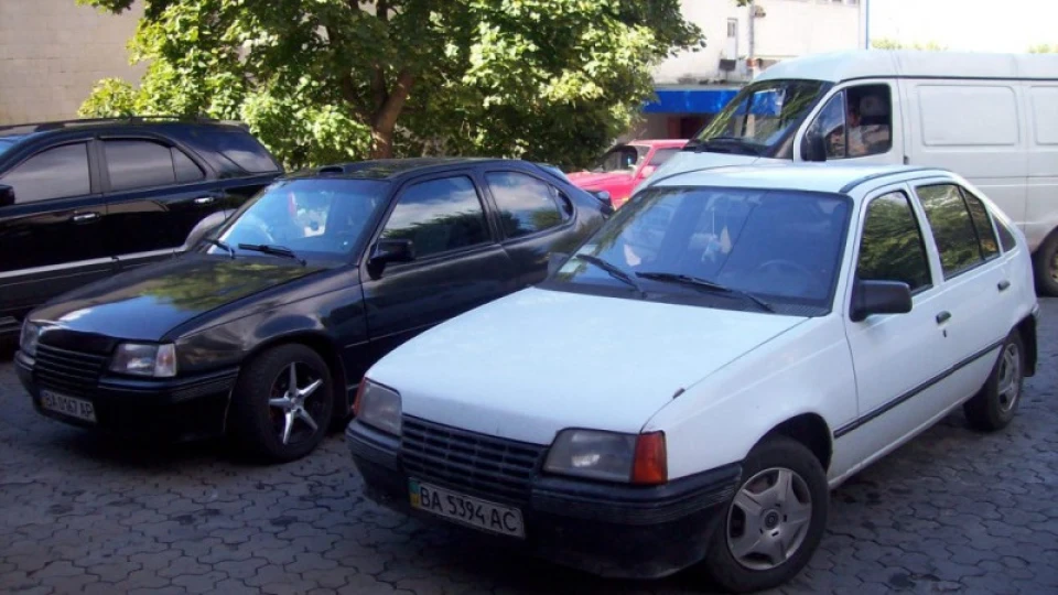 Opel Kadett 2.0 GSI 5