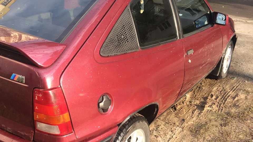 Opel Kadett 2.0 GSI 3