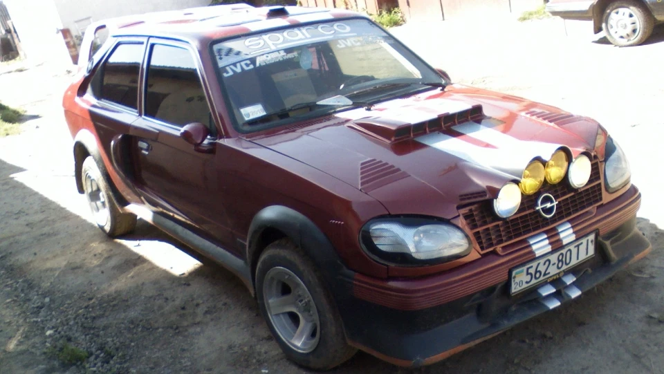Opel Kadett 2.0 л. 4