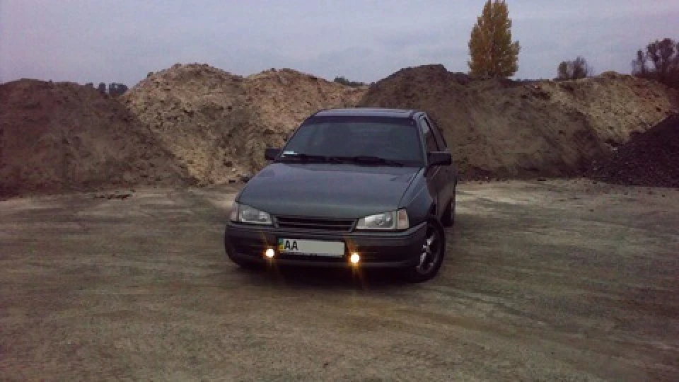 Opel Kadett 2.0GSI 3