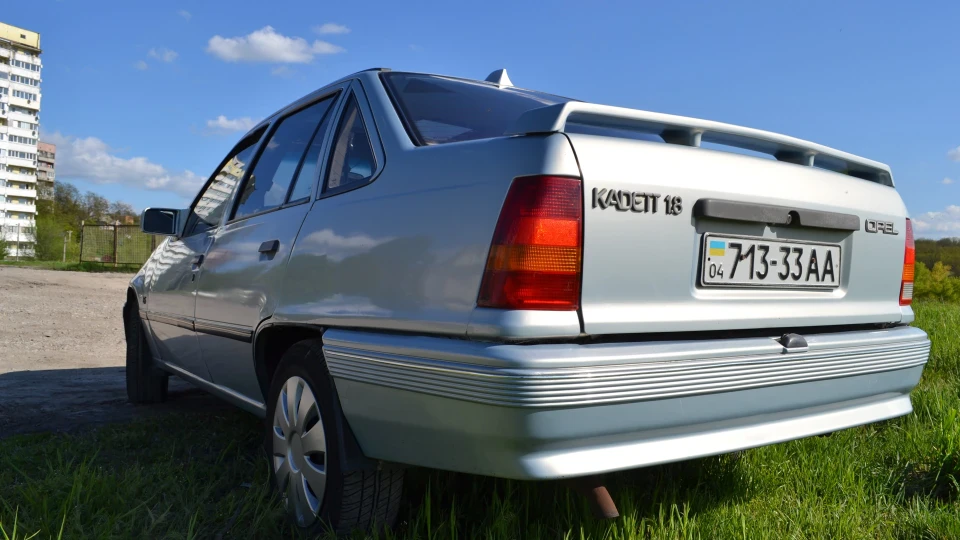 Opel Kadett 2.0i 4