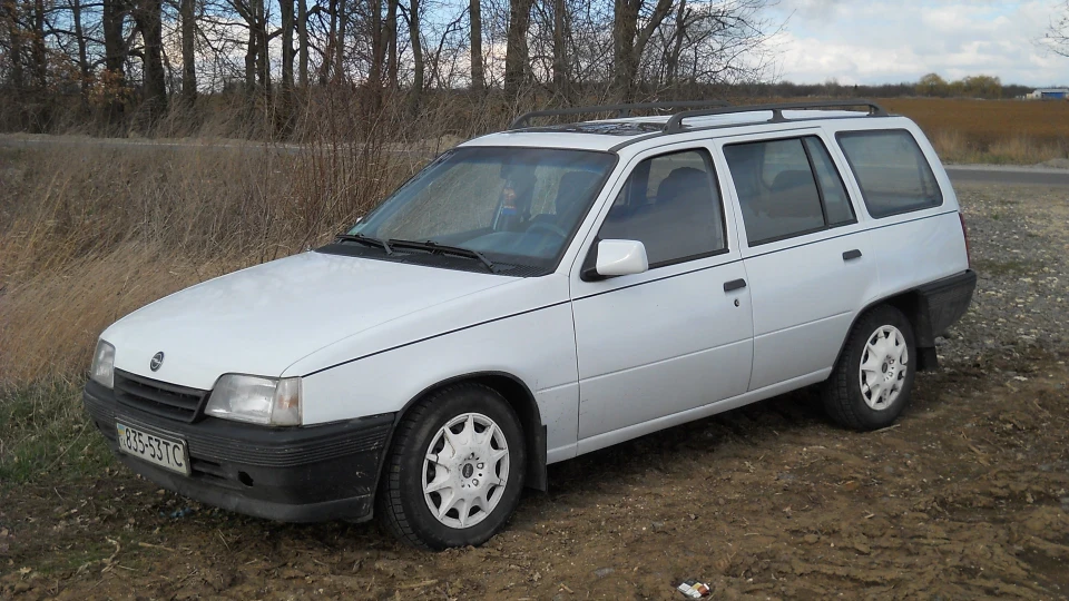 Opel Kadett Білий ОреL