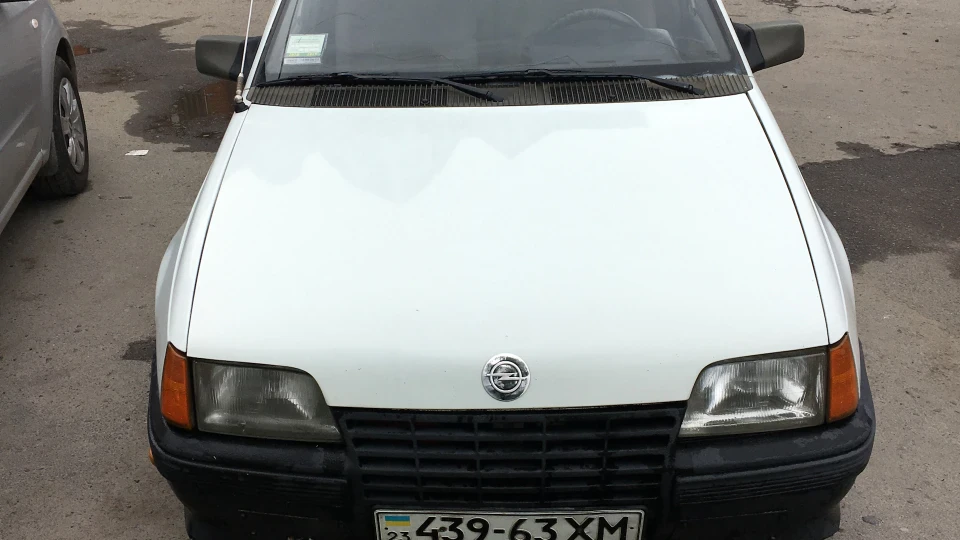 Opel Kadett Білий тракторець 2