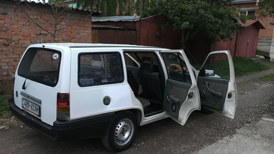 Opel Kadett Білий тракторець 3