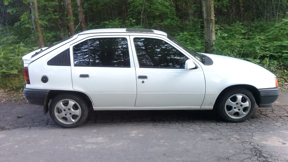 Opel Kadett Блонда 1.6i 5