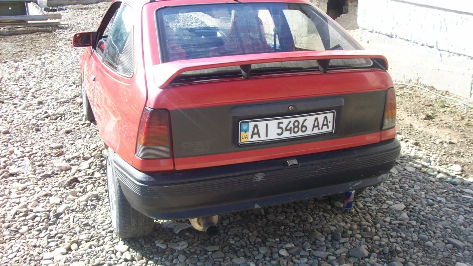 Opel Kadett C20LET запальничка 4