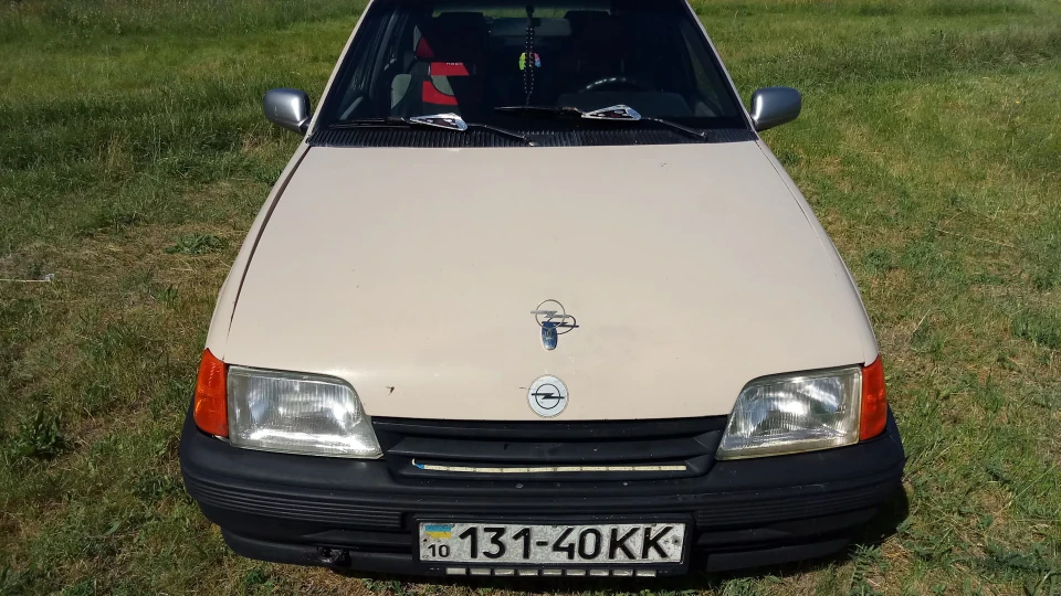 Opel Kadett C20NE 3