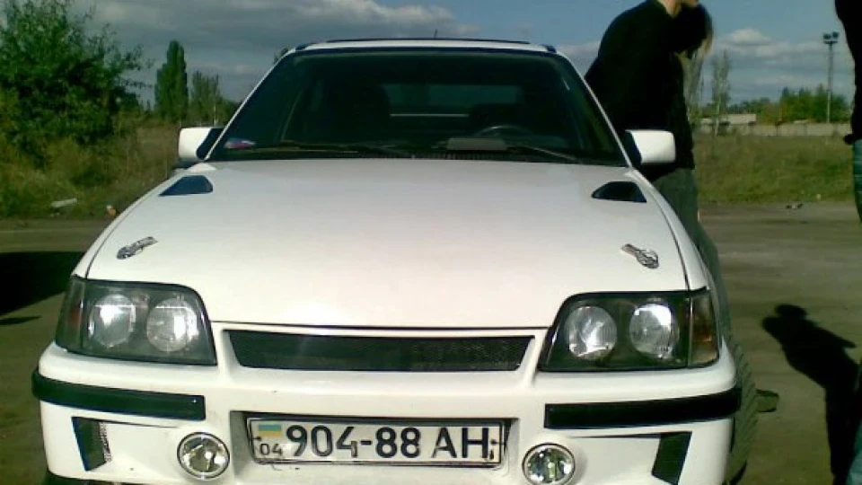 Opel Kadett C20XE 2
