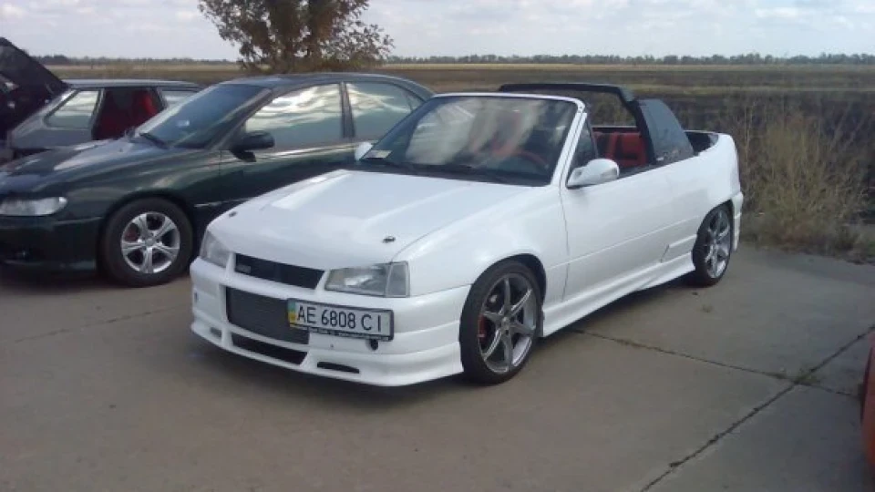Opel Kadett Cabrio Bertone turbo 2