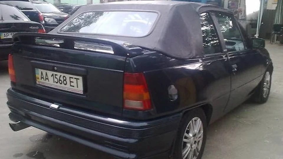 Opel Kadett Cabrio Bertone 2
