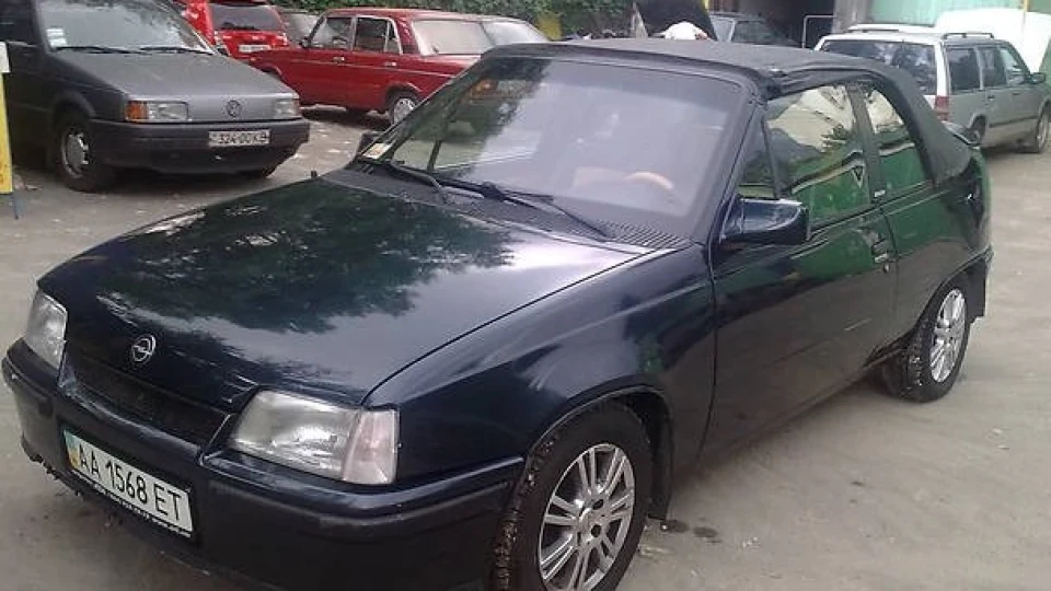 Opel Kadett Cabrio Bertone 4