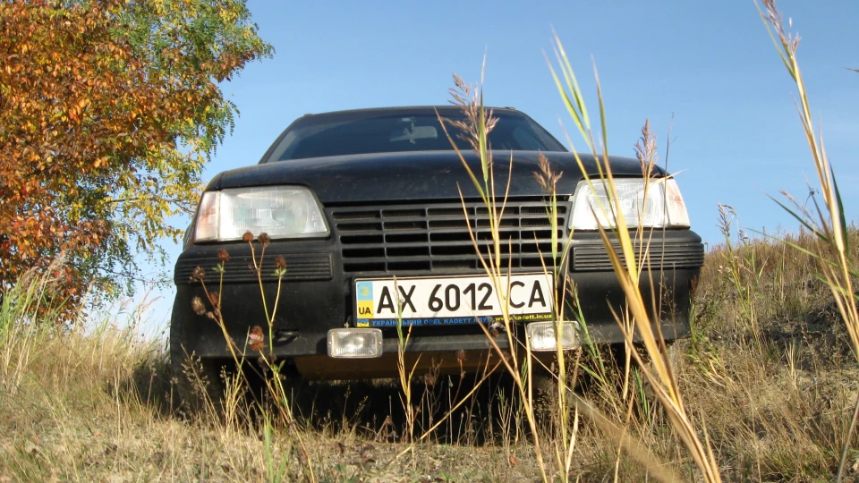 Opel Kadett Чорне дзеркало 4