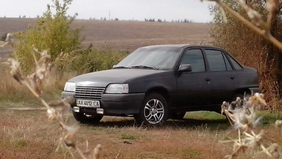Opel Kadett Чорне дзеркало 5