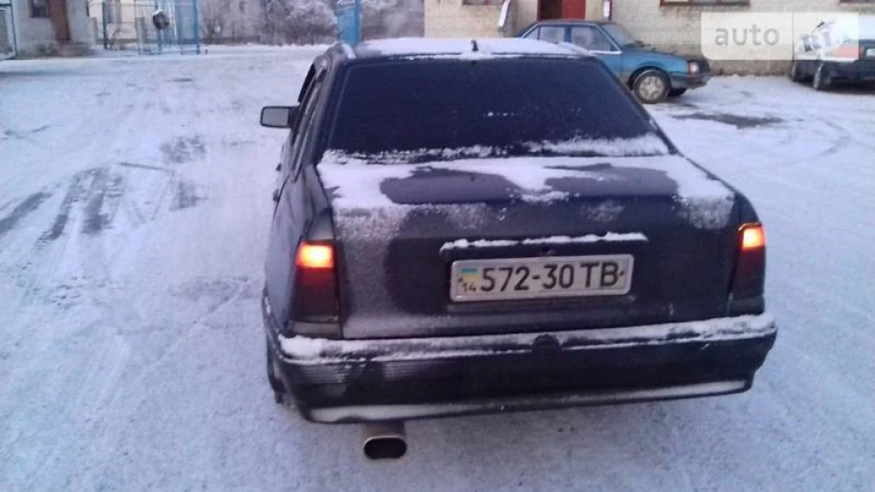 Opel Kadett Чорний металік 4