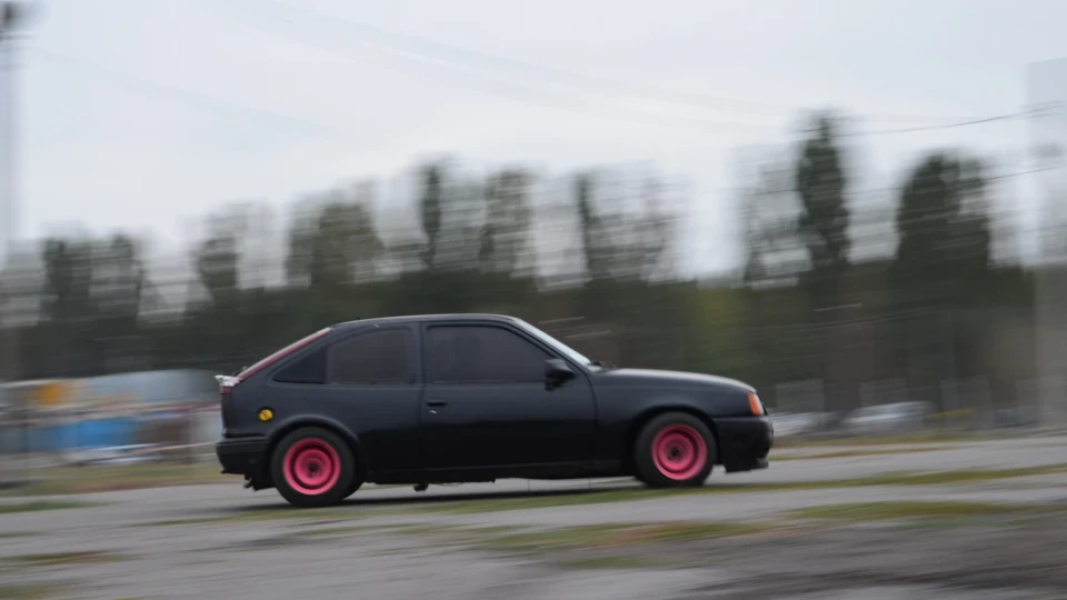 Opel Kadett чорний 4