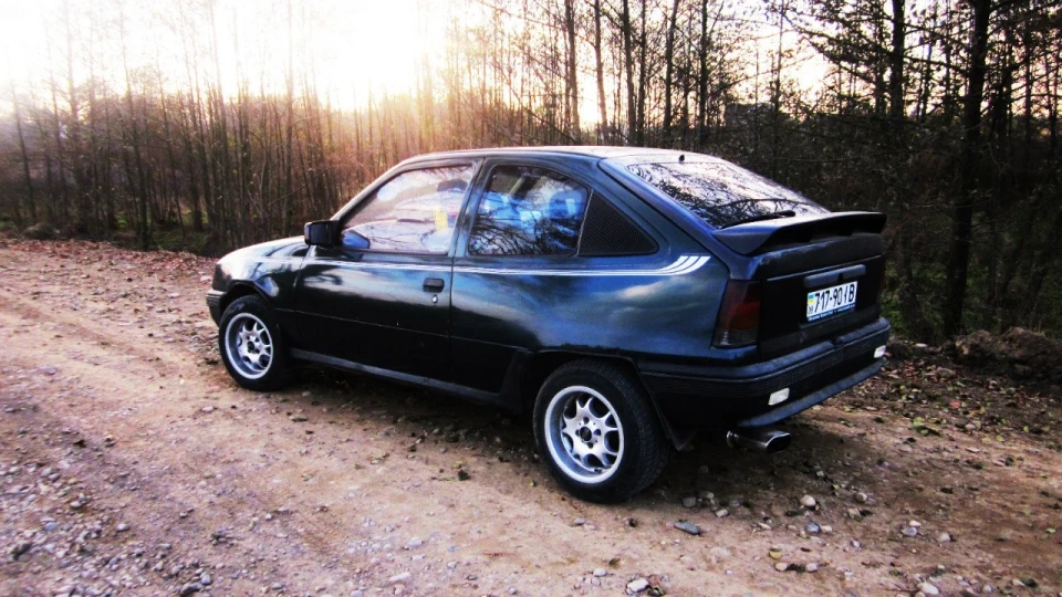 Opel Kadett E 1.3S 3