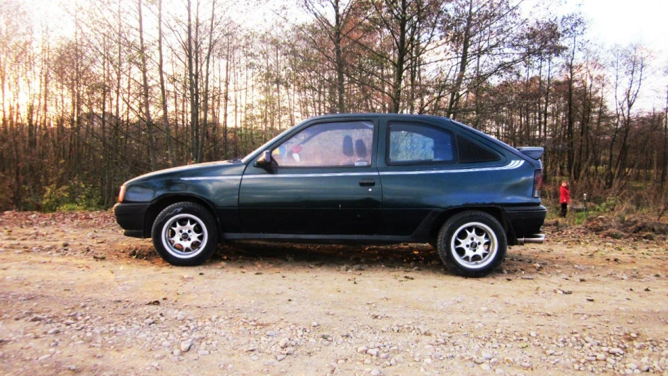 Opel Kadett E 1.3S 4