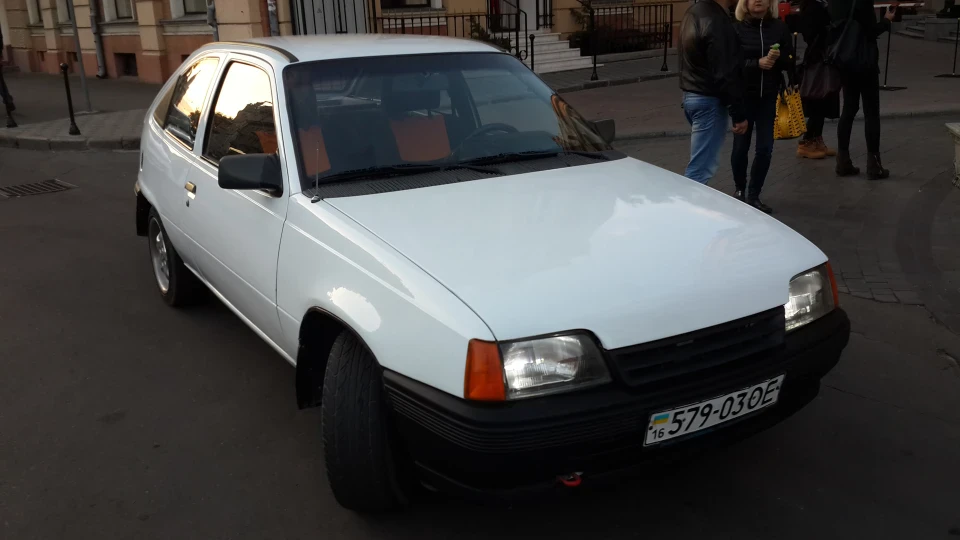Opel Kadett E White Beauty
