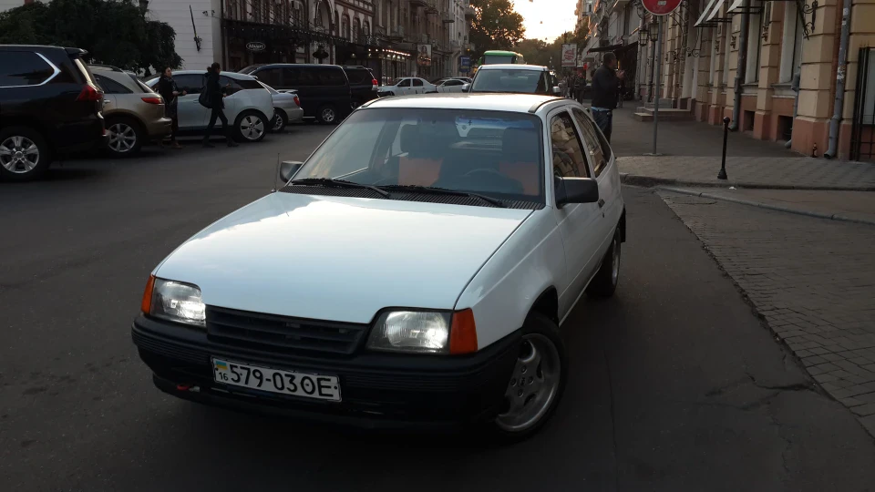 Opel Kadett E White Beauty 4