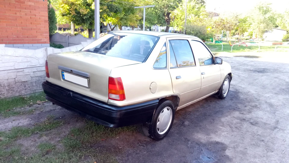 Opel Kadett E 2