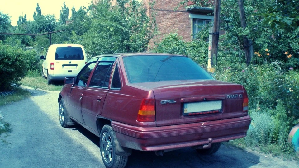 Opel Kadett Е 2