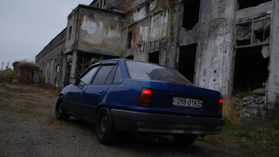 Opel Kadett family f*cking sedan 3