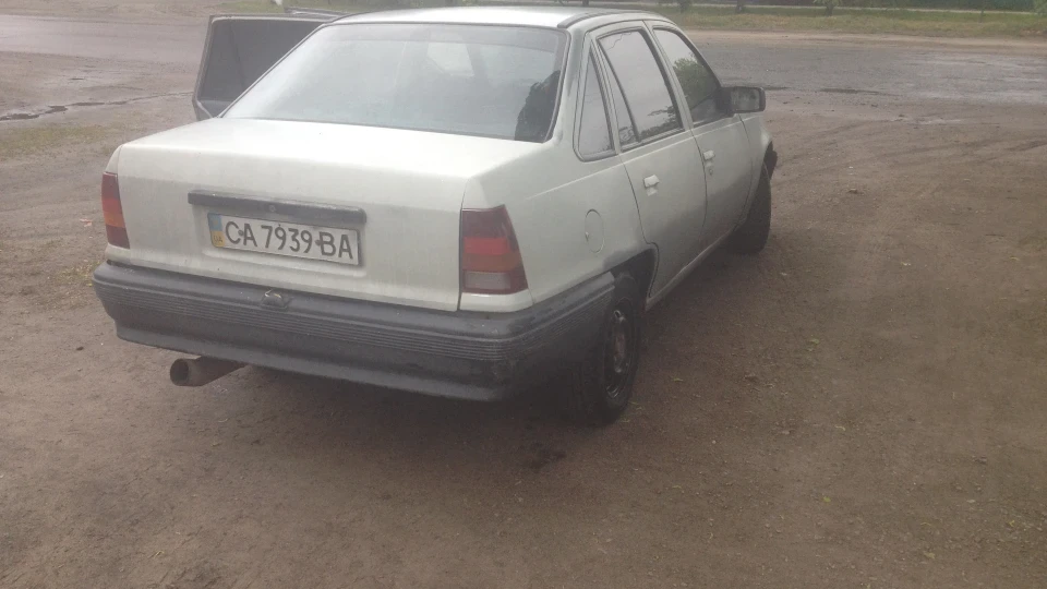 Opel Kadett Грозний 1.3) 2