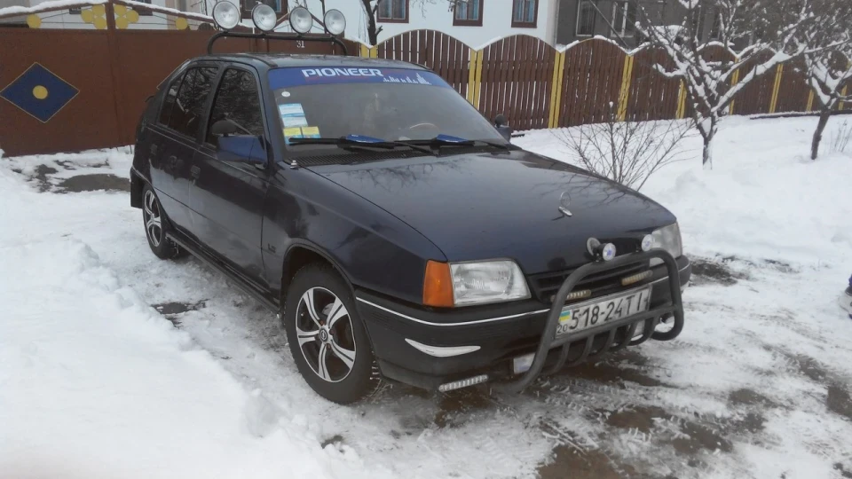 Opel Kadett каділак 2