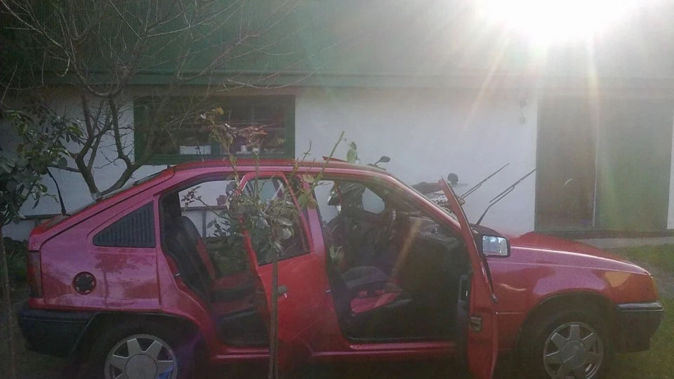 Opel Kadett Красний металик! 3