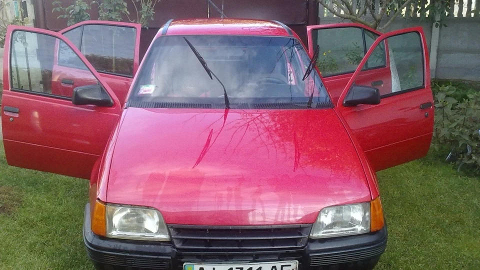 Opel Kadett Красний металик! 4