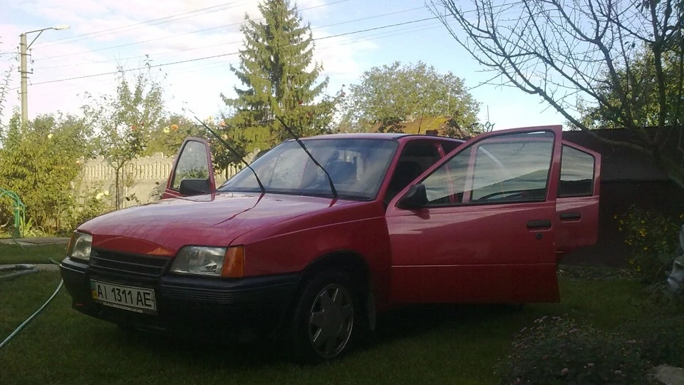 Opel Kadett Красний металик! 5