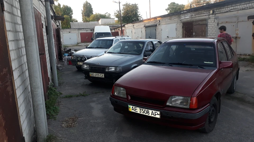 Opel Kadett червоний металік 4