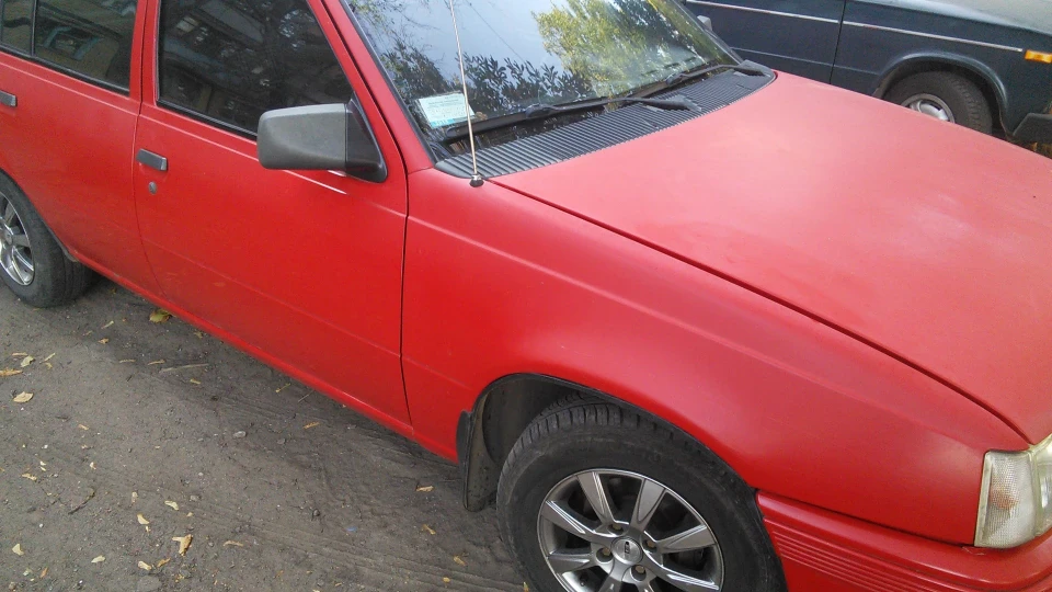 Opel Kadett Червоний жопель) 2