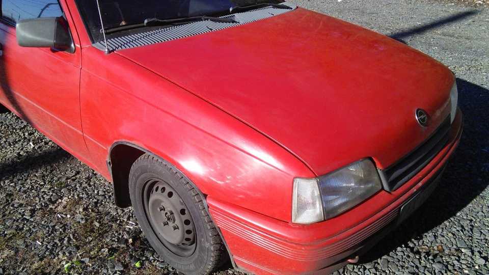 Opel Kadett Червоний жопель) 5