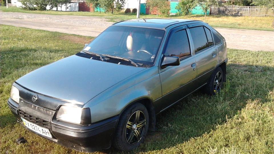 Opel Kadett Кварц