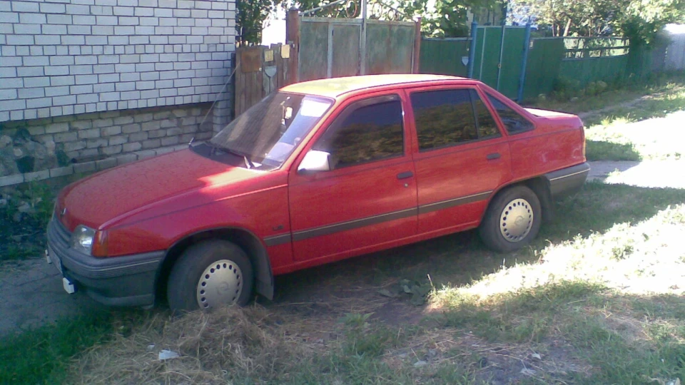 Opel Kadett LS1.4i 2